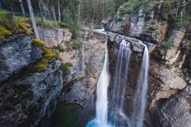 Depart from Seattle + Vancouver + Kamloops+ Yoho National Park+ Banff National Park+ Johnston Canyon 5-Day Tour