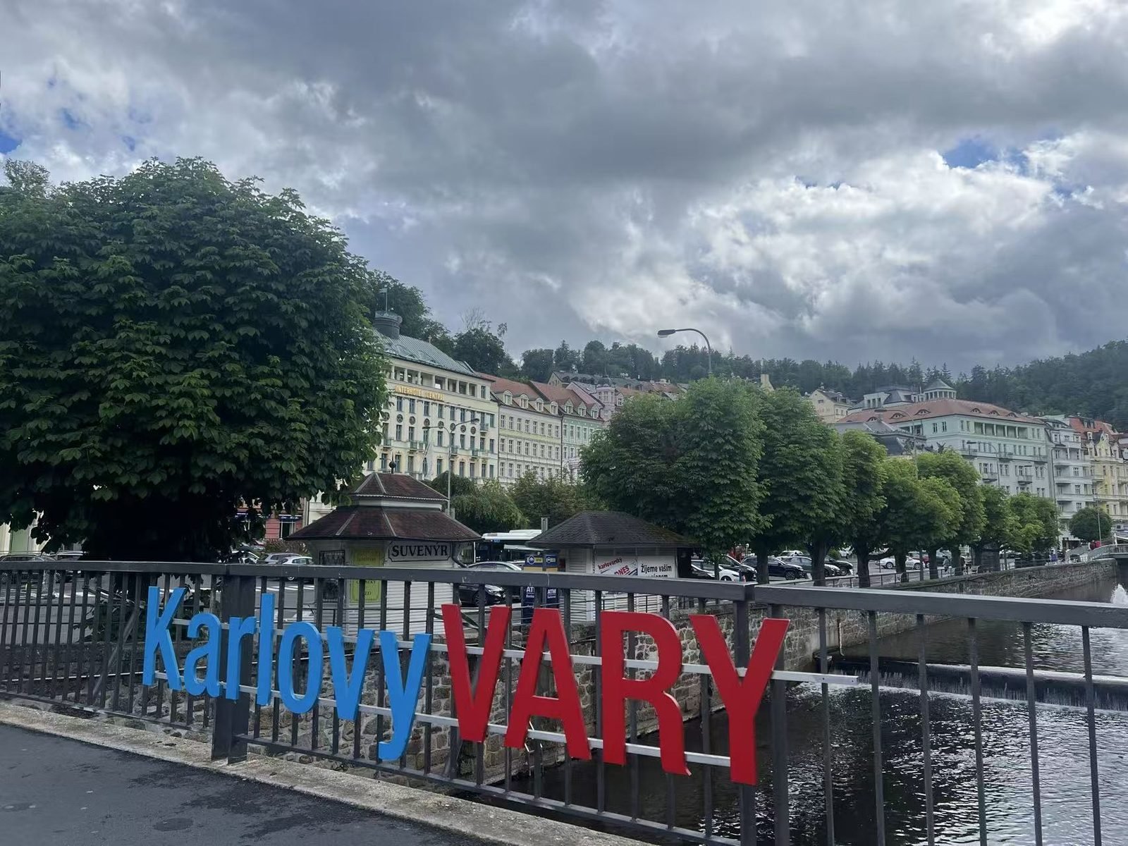[Second Person Discount] [Blue] Frankfurt+ Prague+ BratiSlava+ Budapest+ Vienna+ Hallstatt+ Munich+ Vaduz +Zurich 9-Day Tour