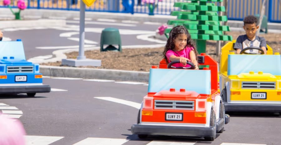 Local Exploration ‖ 1-Day Tour of LEGOLAND in New York