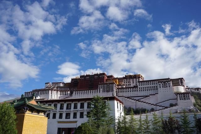 Mystic Tibet: Temples, Lakes & Legends at the Roof of the World - Behold as Tibet is unveiled before your eyes.