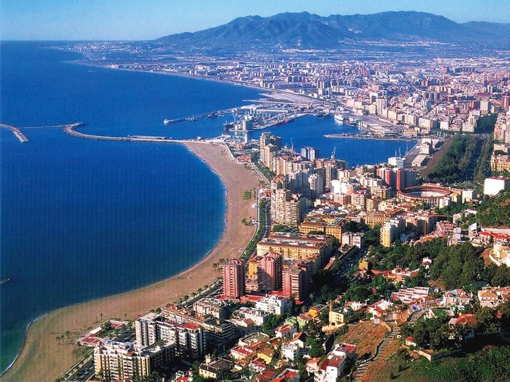 [Second Person Discount] [Yellow] 9 Day Tour Across Madrid, Zaragoza, Barcelona, València, Málaga, Sevilla,  Lisbon, and Toledo